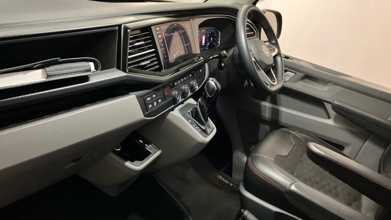 Volkswagen Transporter T32 Swb Diesel Special Edition 2.0 BiTDI 204 Sportline Black Ed Kombi Van DSG